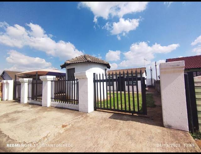 2 BEDROOM HOUSE FOR SALE IN DAVEYTON CENTRAL
